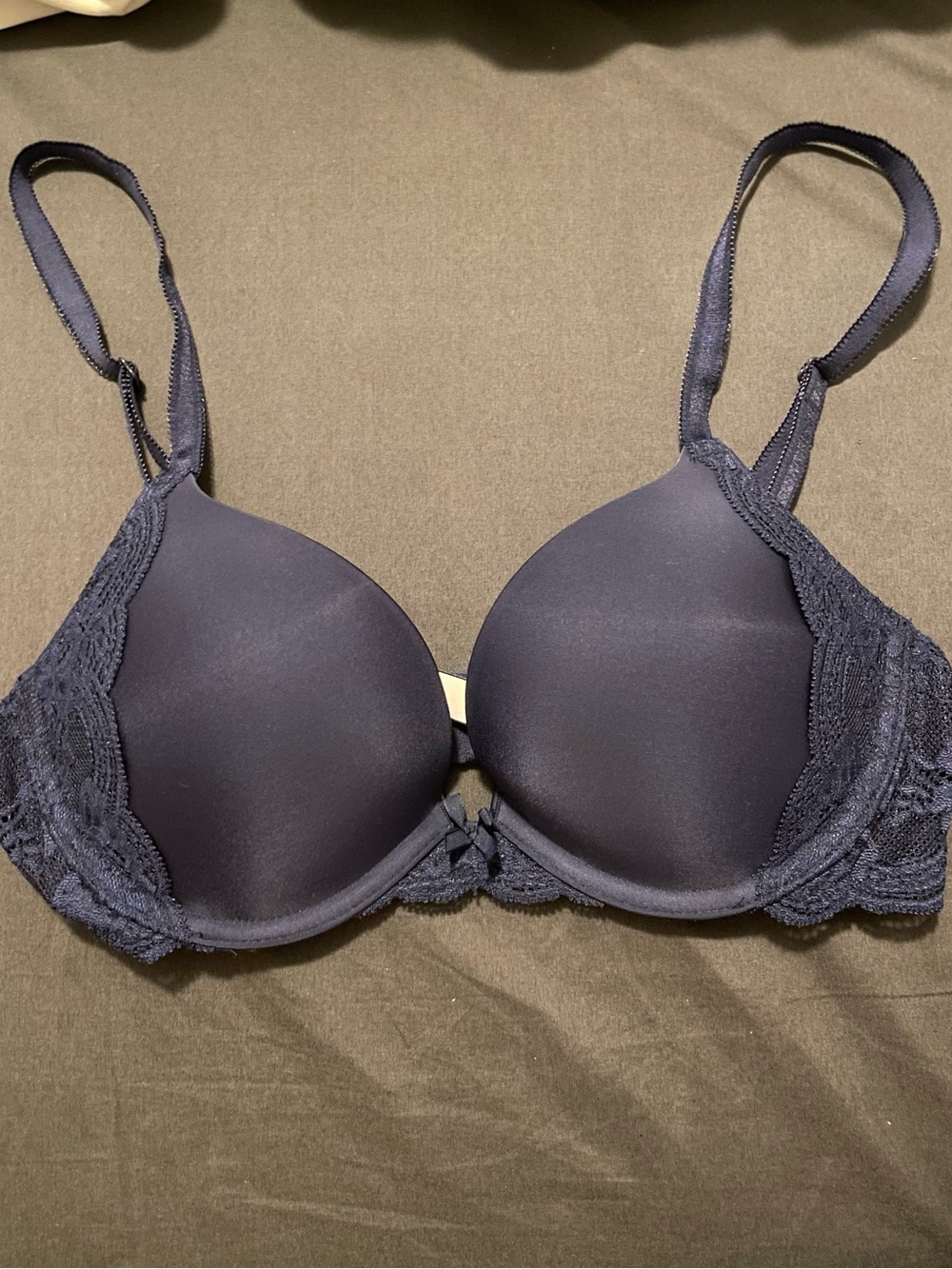 Like new- Victoria's Secret Dreamangel push up bra - 32C